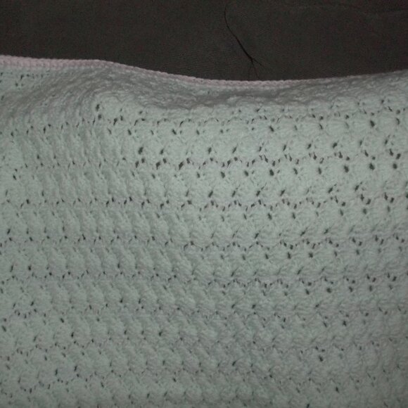 BABY BLANKET CROCHET, NEW, NEVER USED HAND MADE - Picture 2 of 5